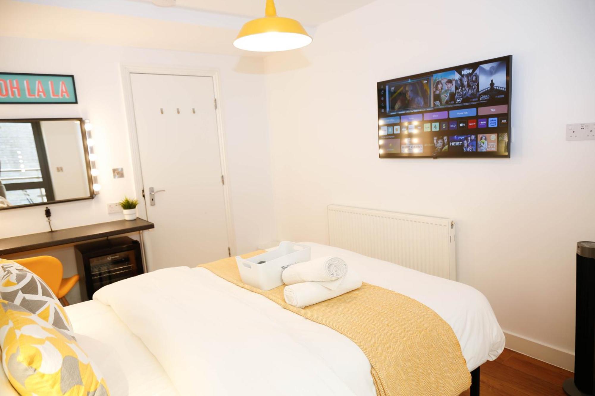 New Luxury Rooms In The Heart Of London Next To Shops, Cafes, Bars & Metro With Shared Bathrooms Экстерьер фото