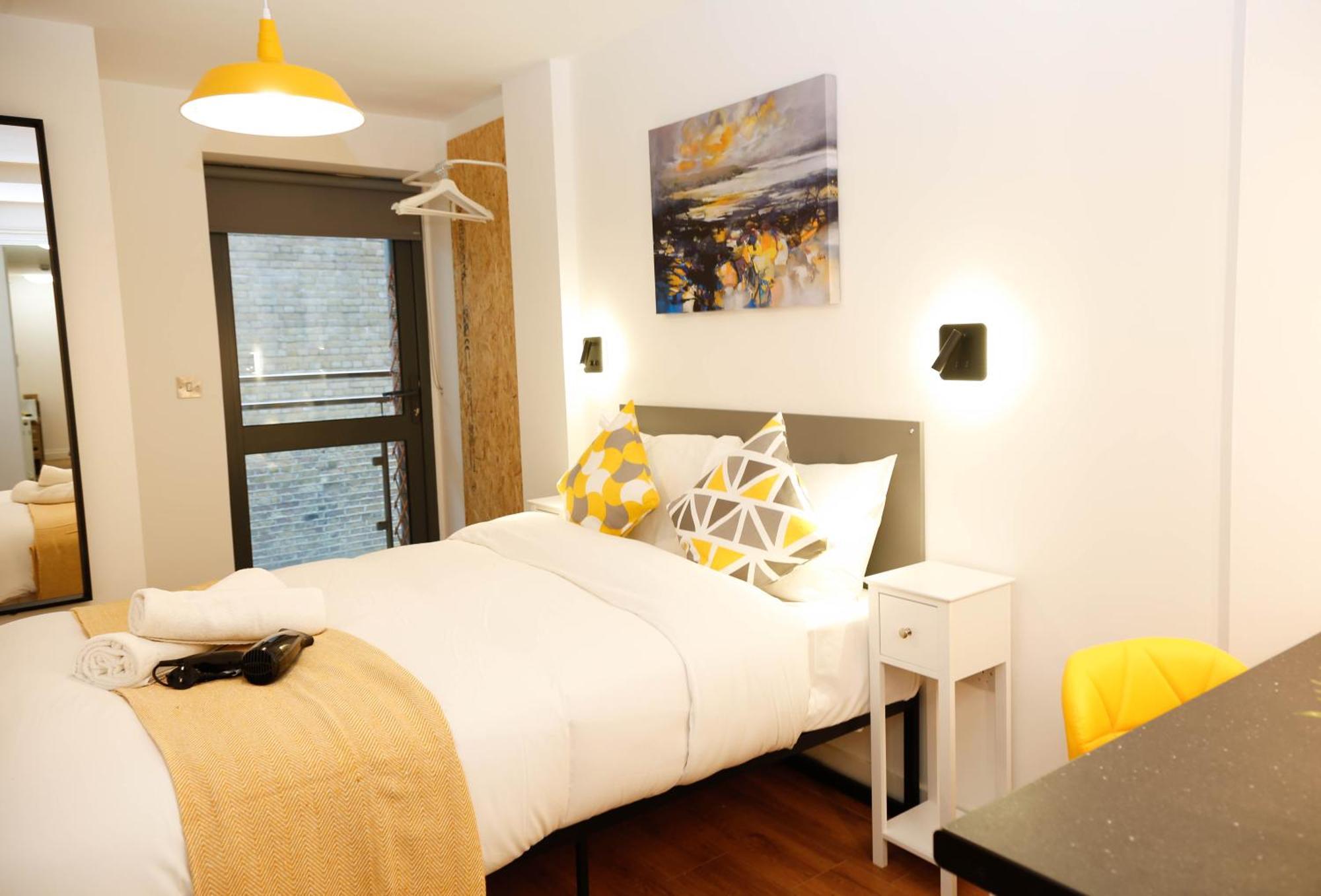 New Luxury Rooms In The Heart Of London Next To Shops, Cafes, Bars & Metro With Shared Bathrooms Экстерьер фото