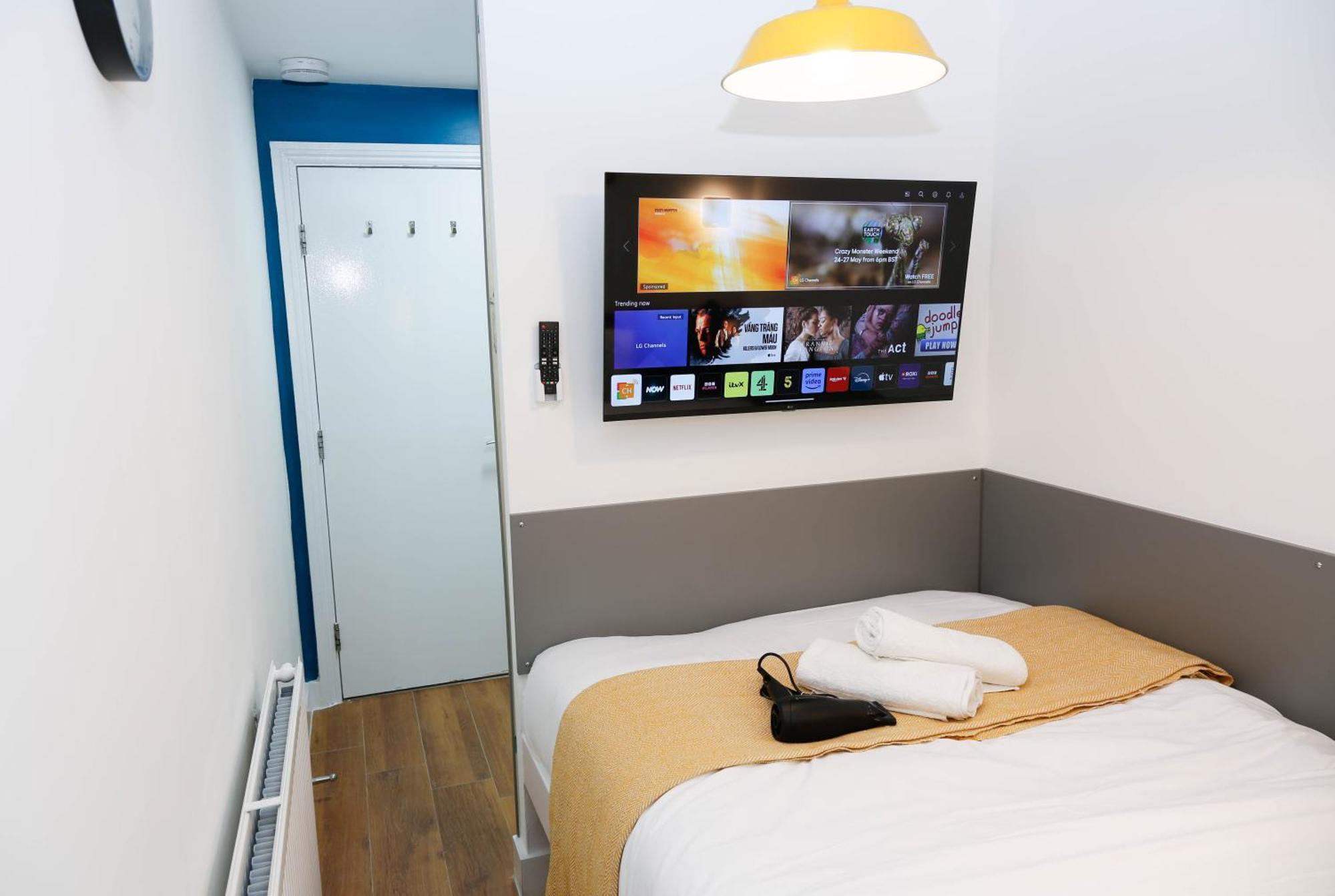 New Luxury Rooms In The Heart Of London Next To Shops, Cafes, Bars & Metro With Shared Bathrooms Экстерьер фото