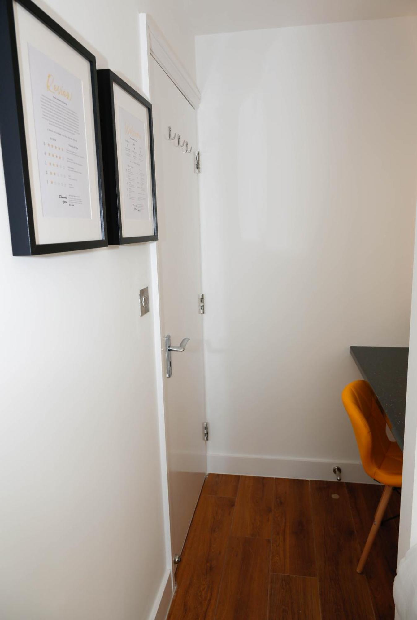 New Luxury Rooms In The Heart Of London Next To Shops, Cafes, Bars & Metro With Shared Bathrooms Экстерьер фото
